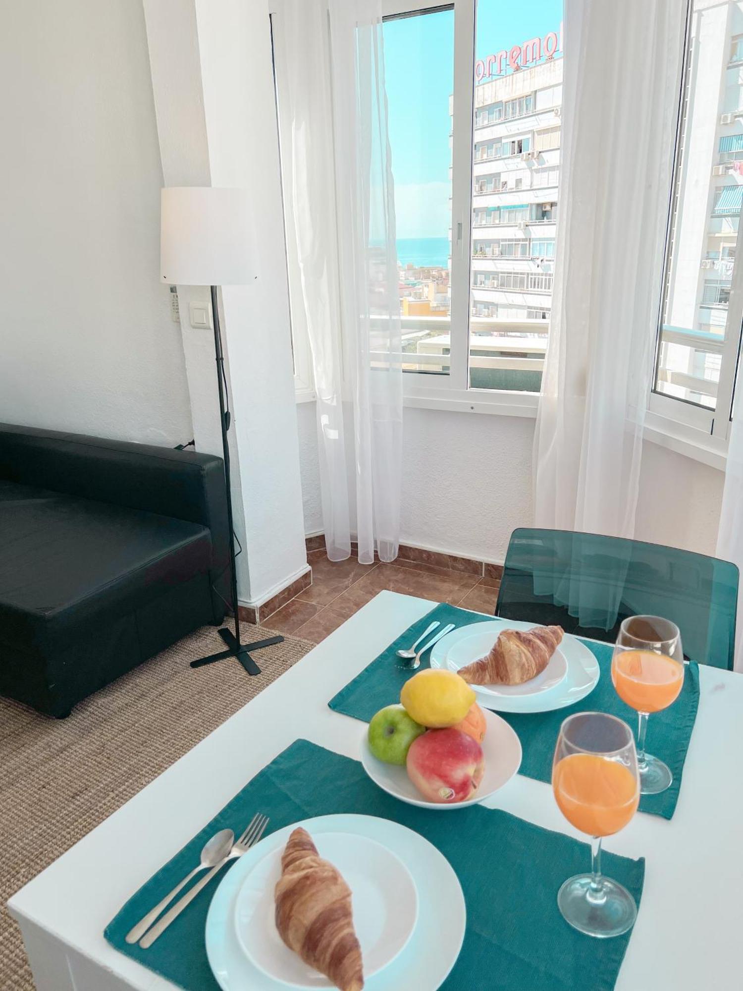 Cozy & Bright Flat Torremolinos Centre Appartement Buitenkant foto